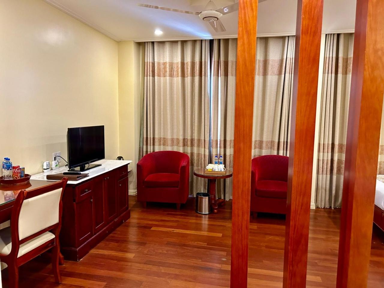 Khach San Sa Chi - Mong Cai Hotel ภายนอก รูปภาพ