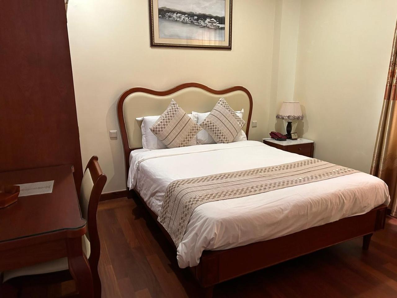 Khach San Sa Chi - Mong Cai Hotel ภายนอก รูปภาพ